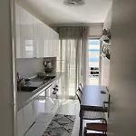 Appartement Dream Vacation - Sea View, Pool, Park, 2 Min Walk To Beach, Parking *