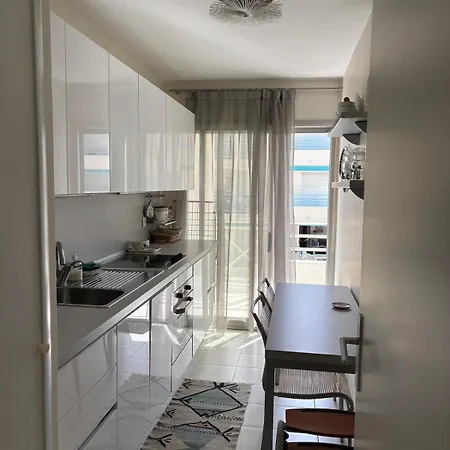 Lägenhet Dream Vacation - Sea View, Pool, Park, 2 Min Walk To Beach, Parking *