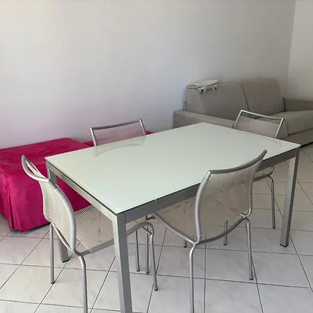 Dream Vacation - Sea View, Pool, Park, 2 Min Walk To Beach, Parking Apartmán
