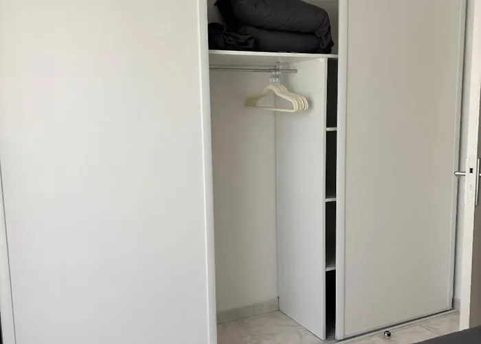 Dream Vacation - Sea View, Pool, Park, 2 Min Walk To Beach, Parking